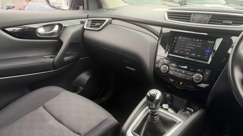 Nissan Qashqai 1.2 DiG-T N-Tec 5dr Petrol Hatchback
